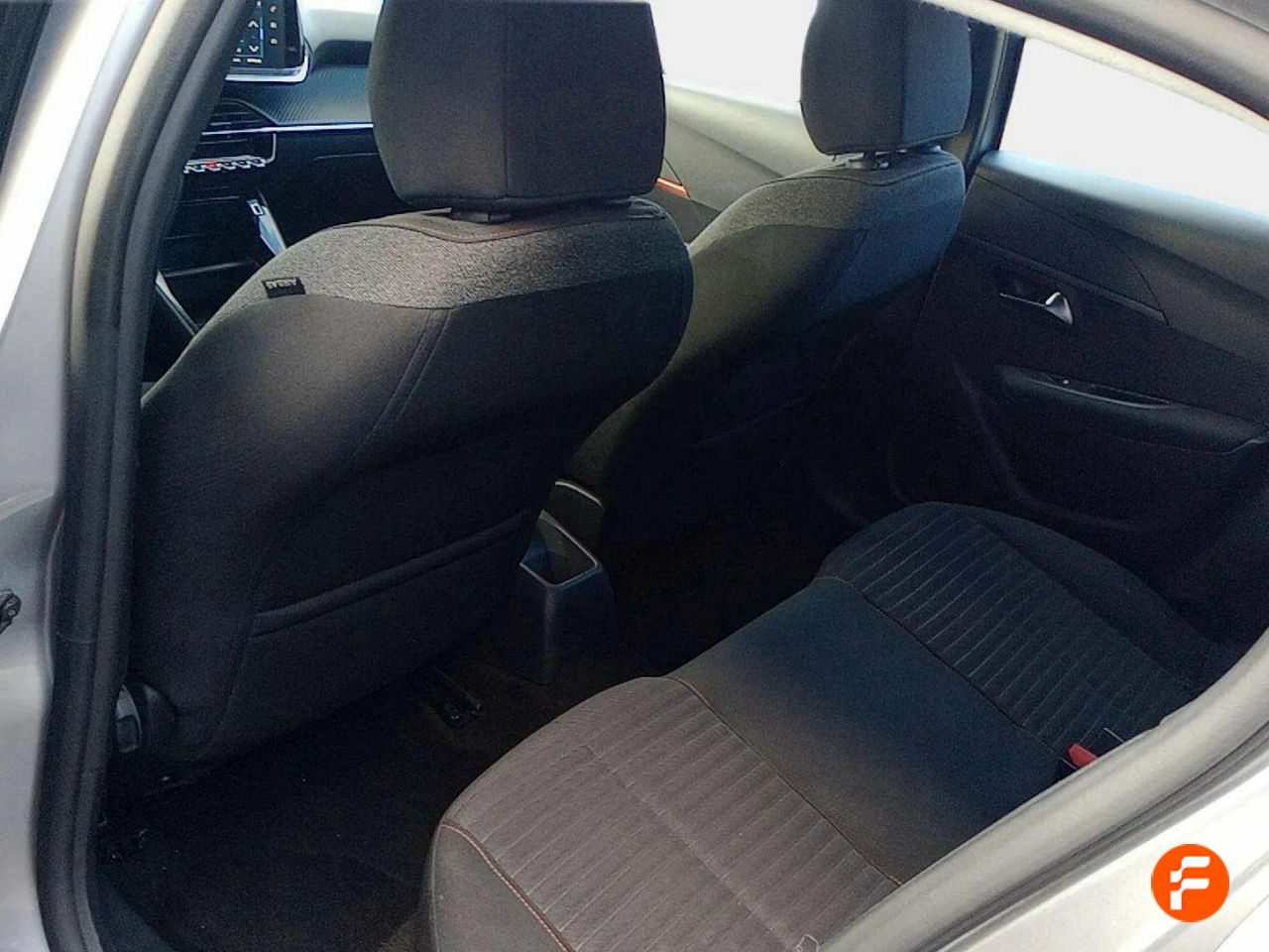 Foto Peugeot 208 13