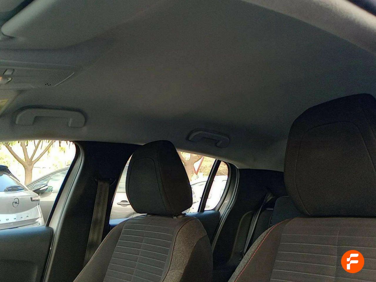 Foto Peugeot 208 17