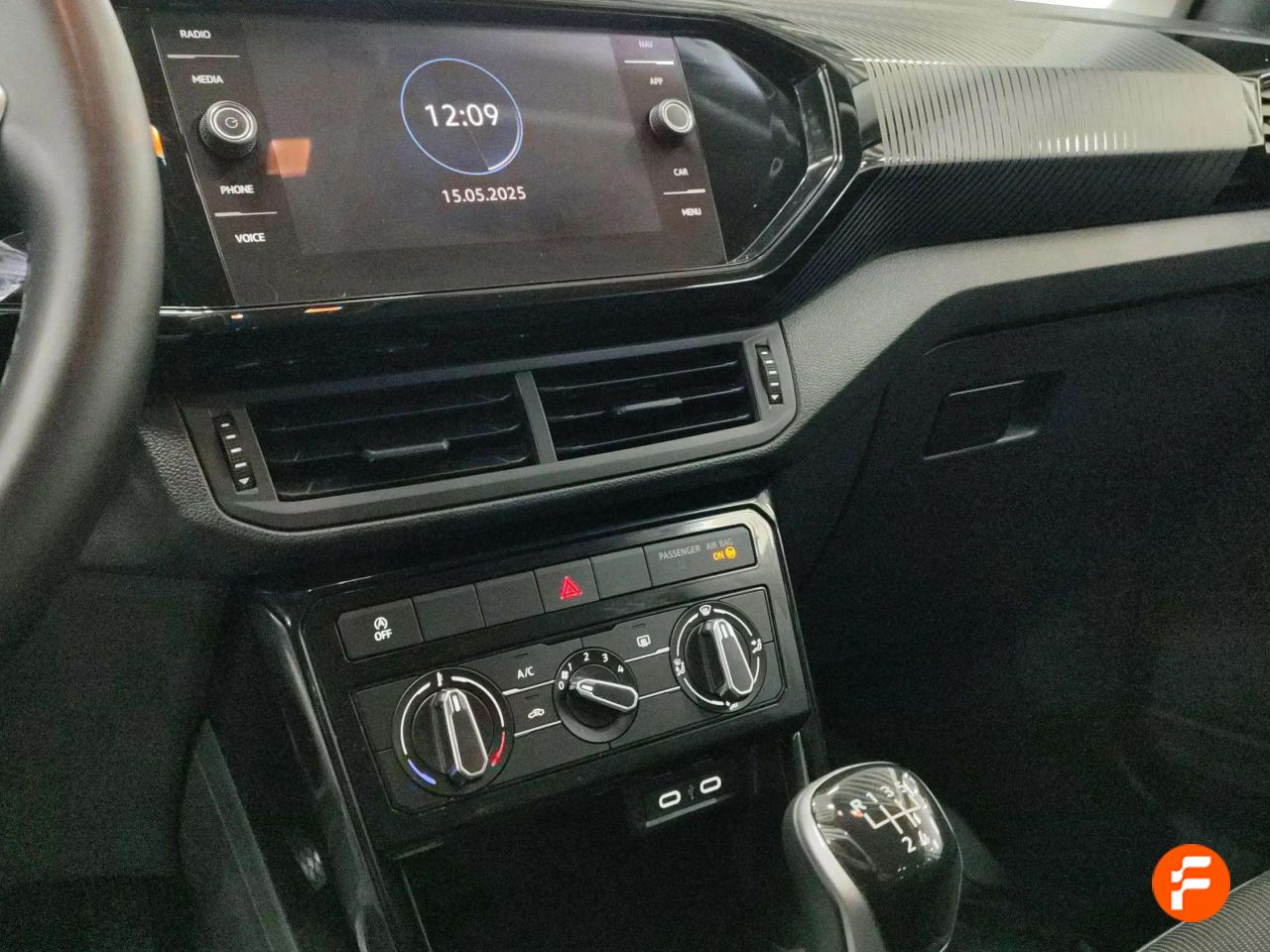 Foto Volkswagen T-Cross 10