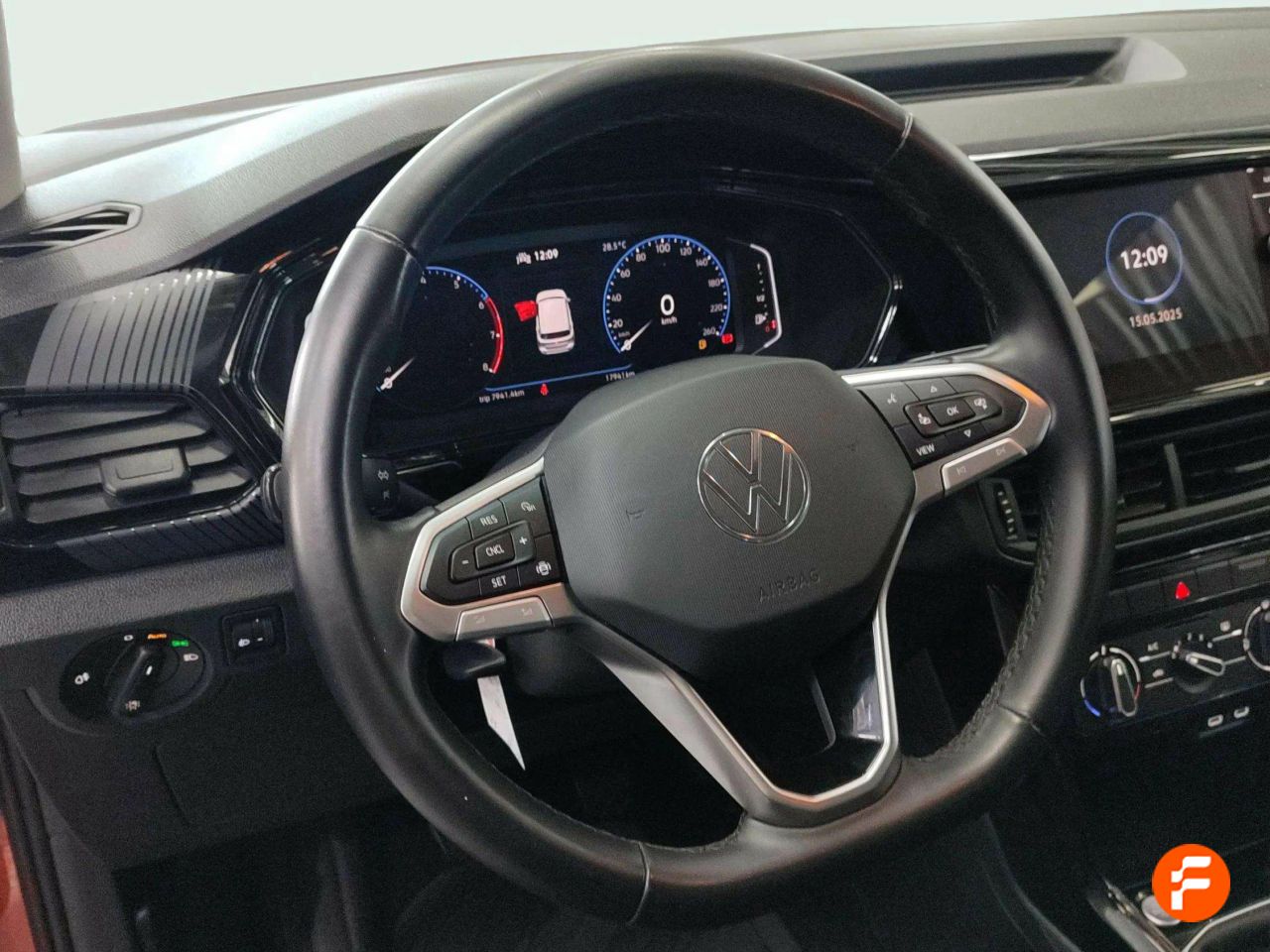 Foto Volkswagen T-Cross 11