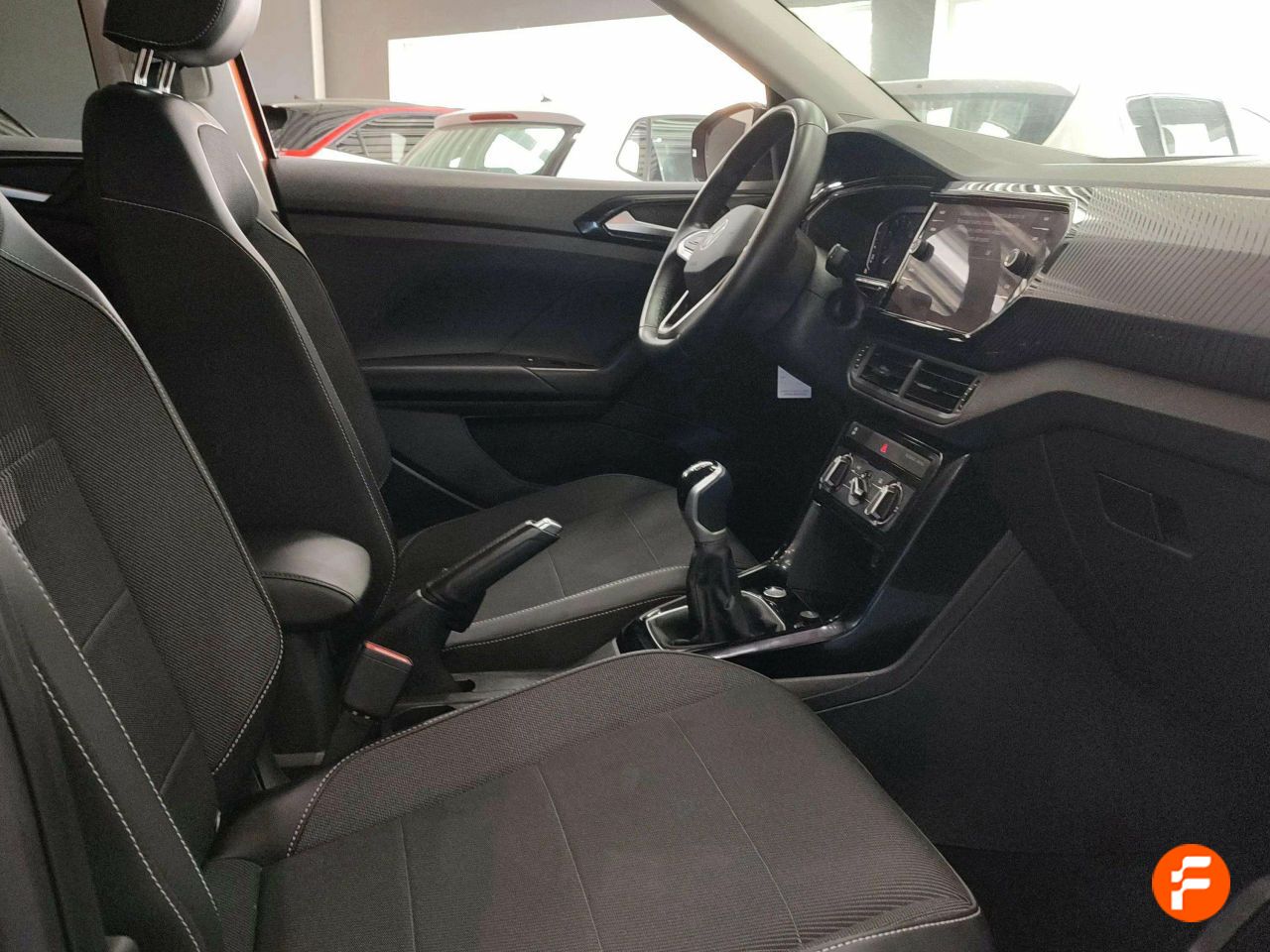 Foto Volkswagen T-Cross 14