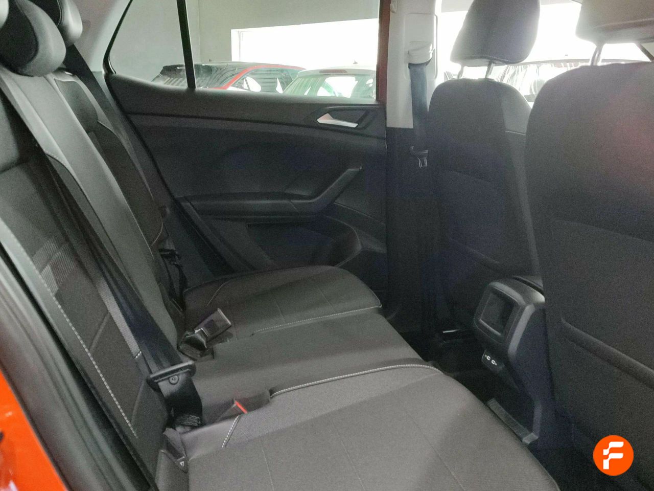 Foto Volkswagen T-Cross 15
