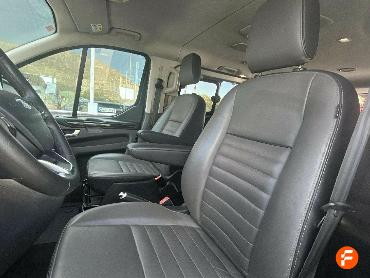 Foto Ford Tourneo Custom 15