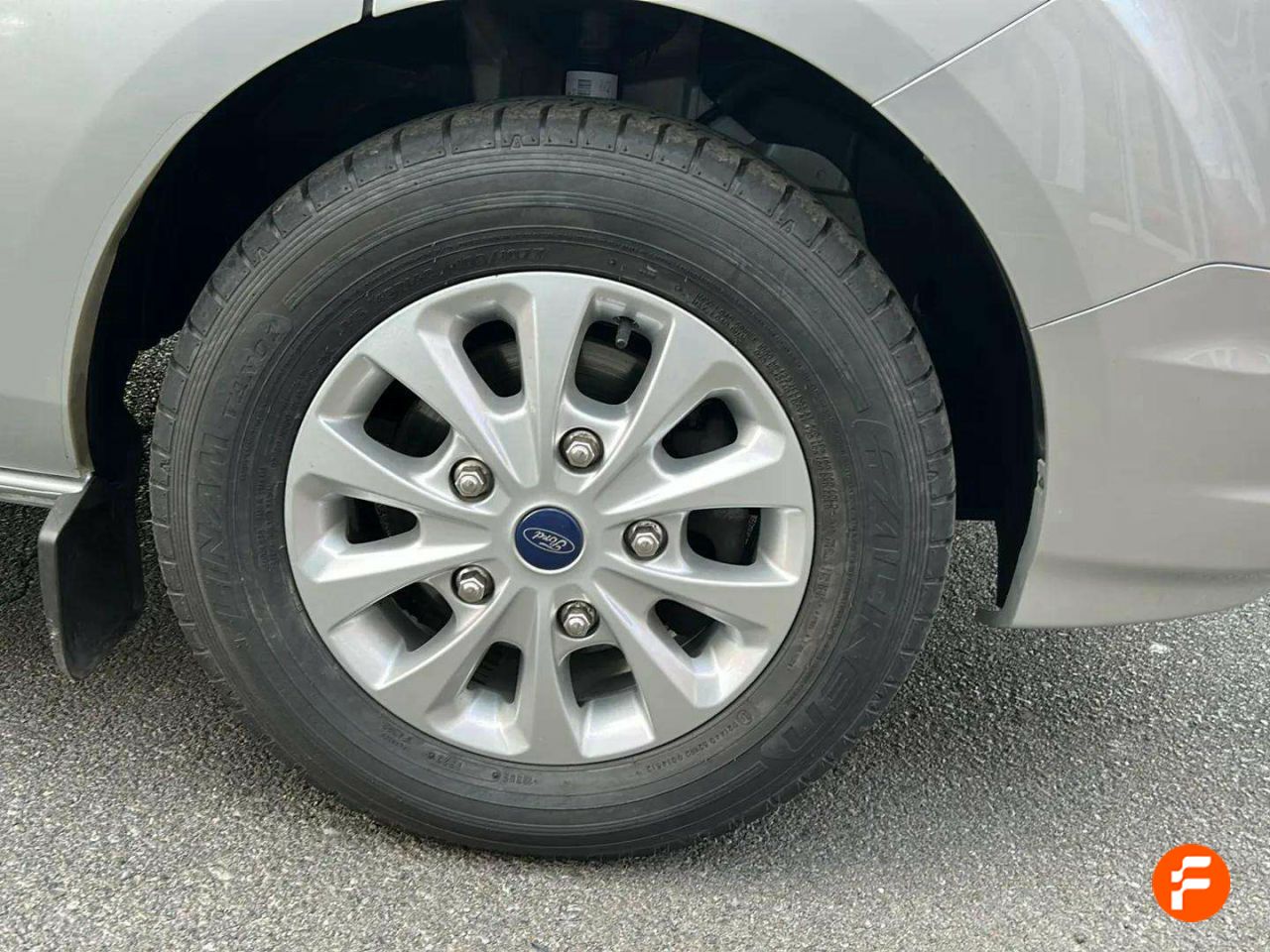 Foto Ford Tourneo Custom 21