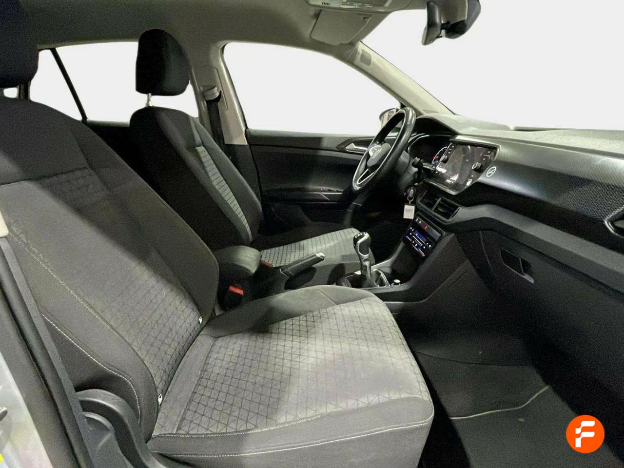 Foto Volkswagen T-Cross 13