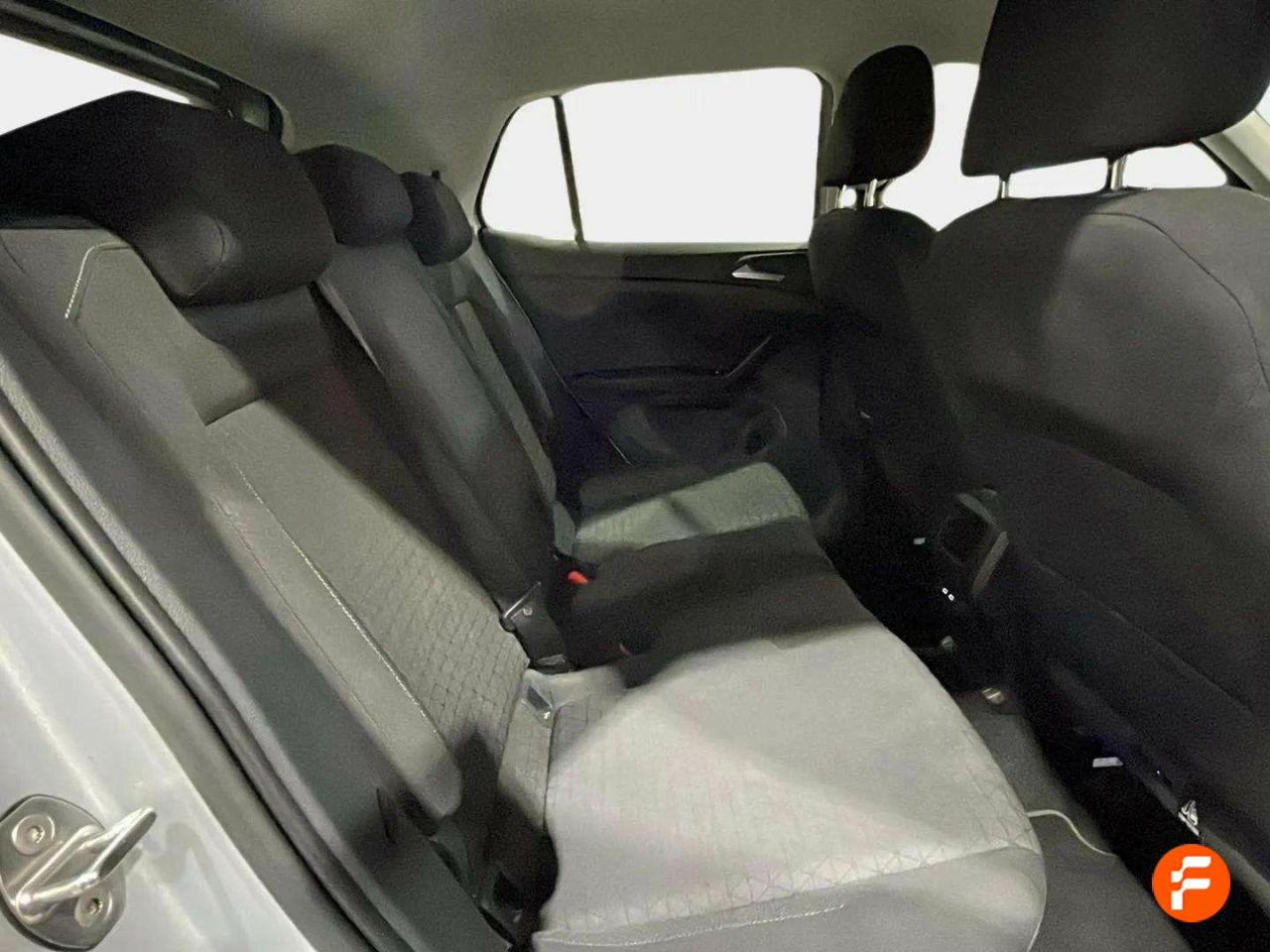 Foto Volkswagen T-Cross 14