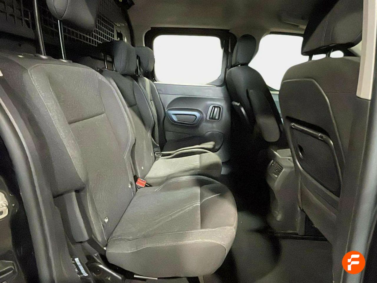 Foto Peugeot Rifter 11