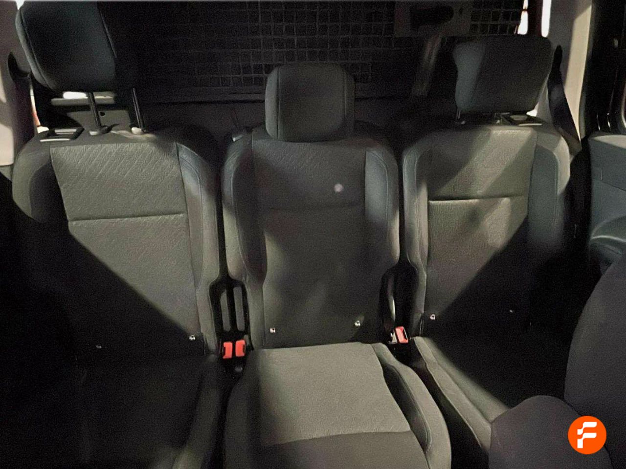 Foto Peugeot Rifter 12
