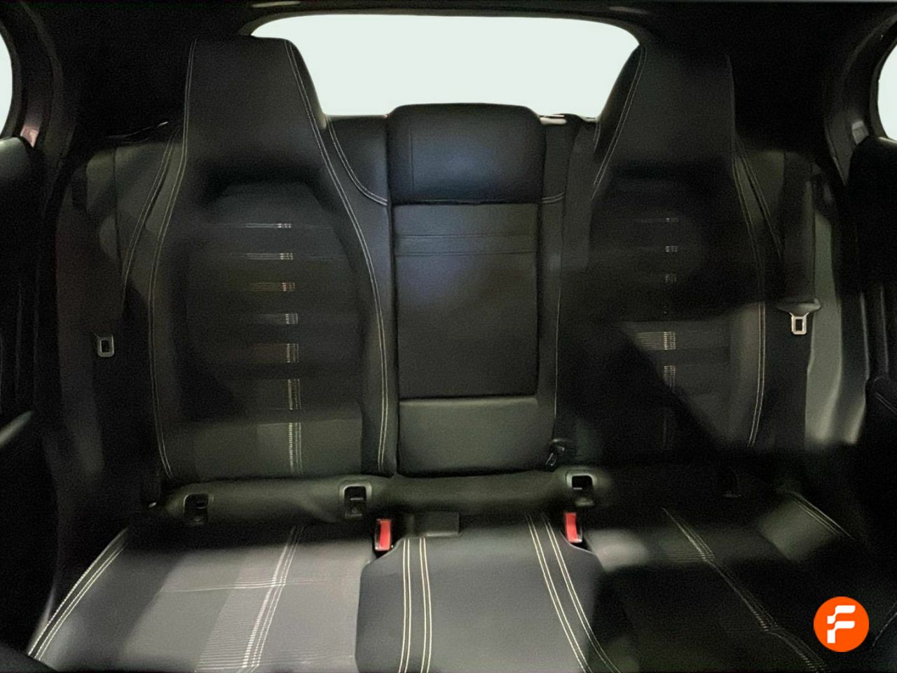 Foto Mercedes-Benz Clase GLA 13