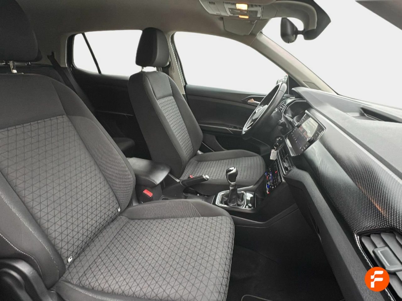 Foto Volkswagen T-Cross 16