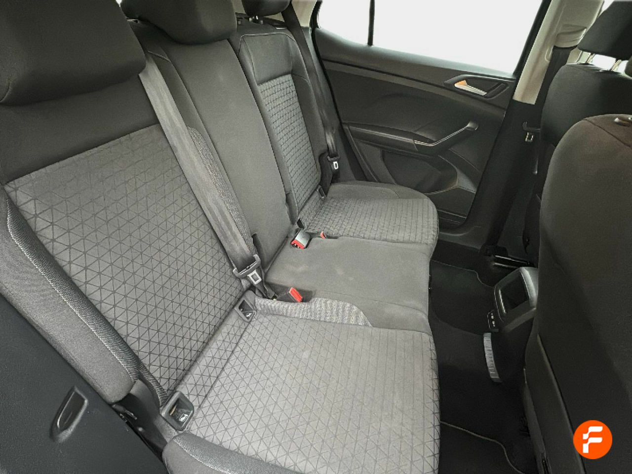 Foto Volkswagen T-Cross 17