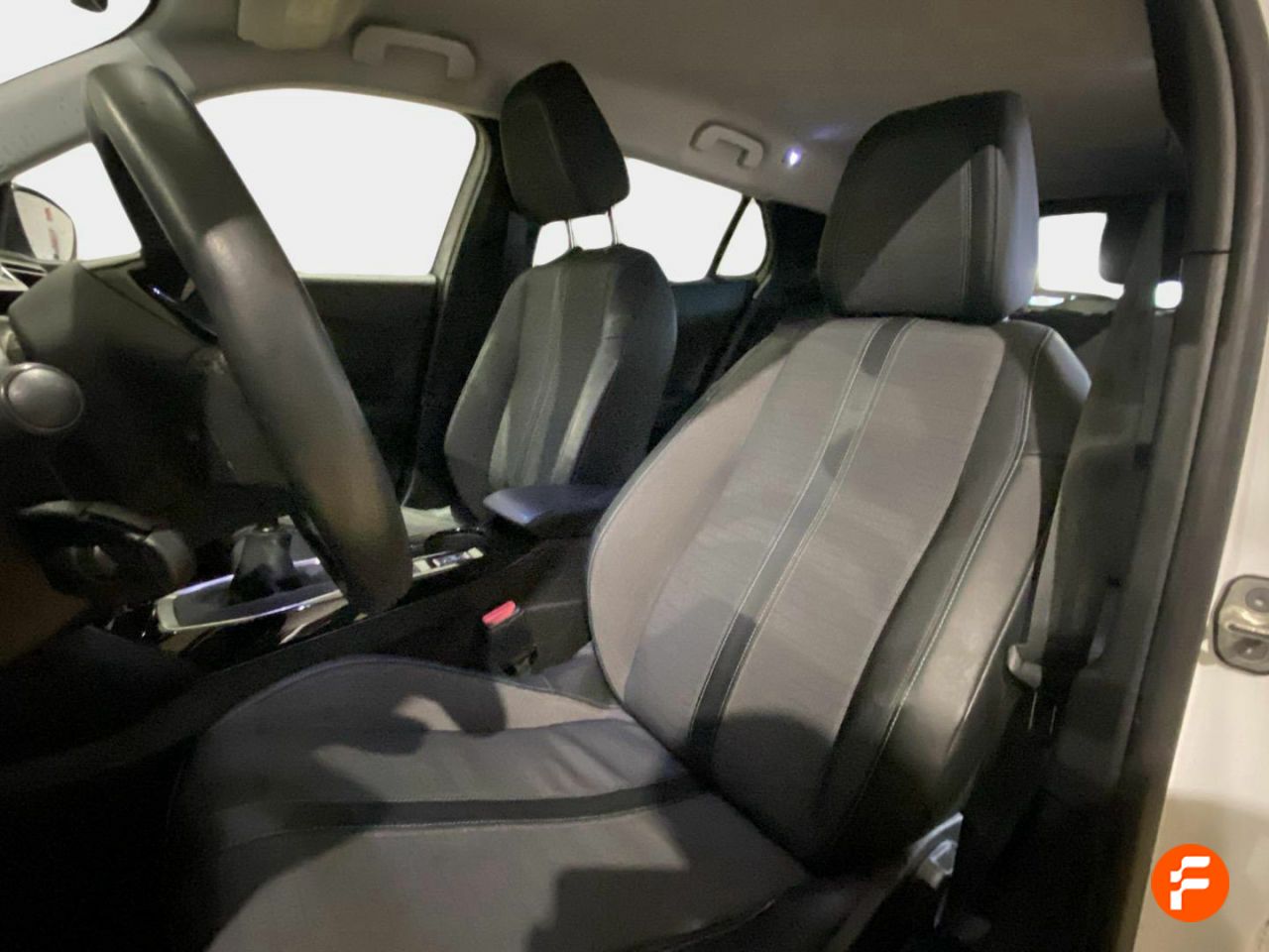 Foto Peugeot 2008 11