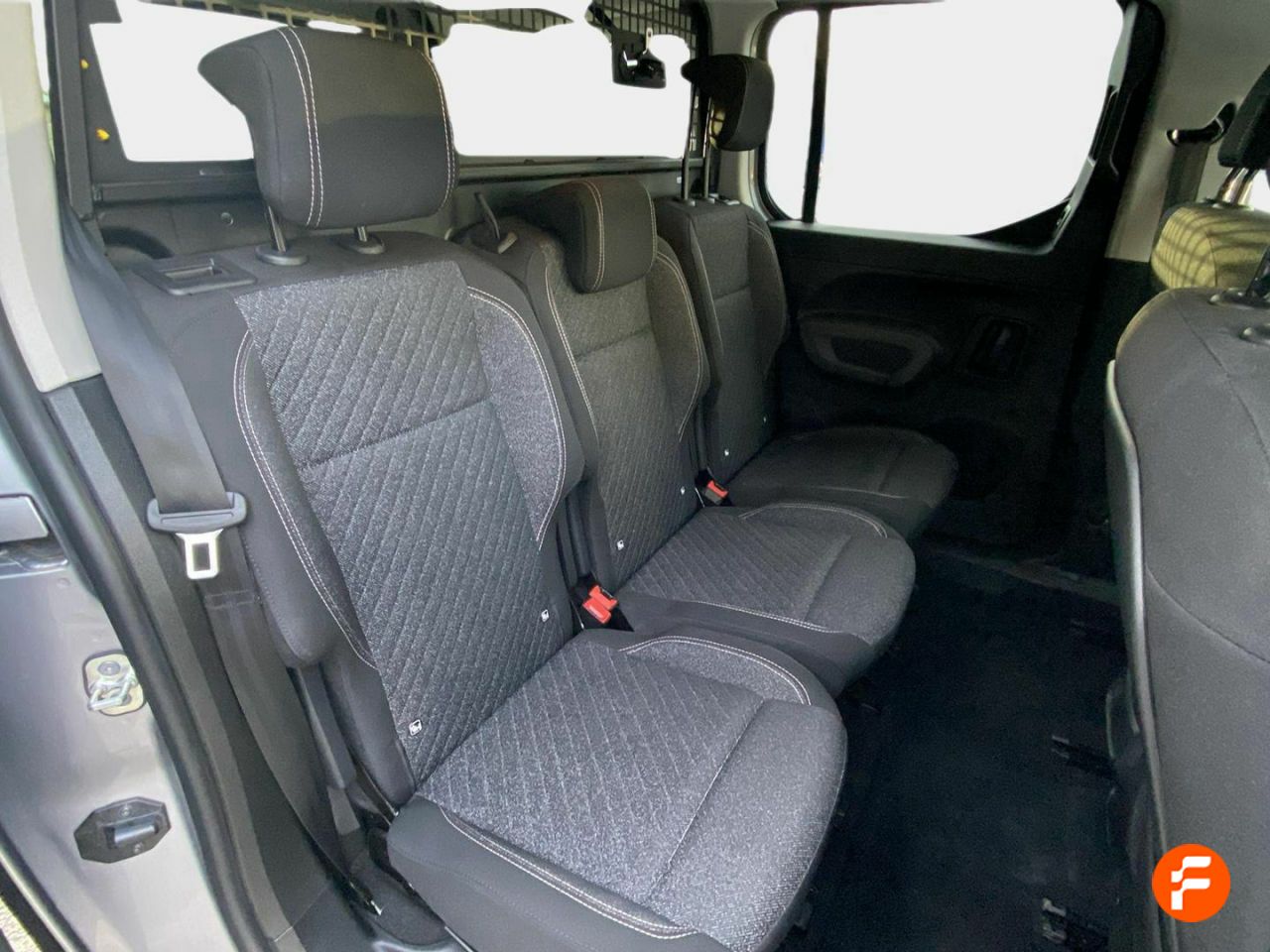 Foto Peugeot Rifter 13