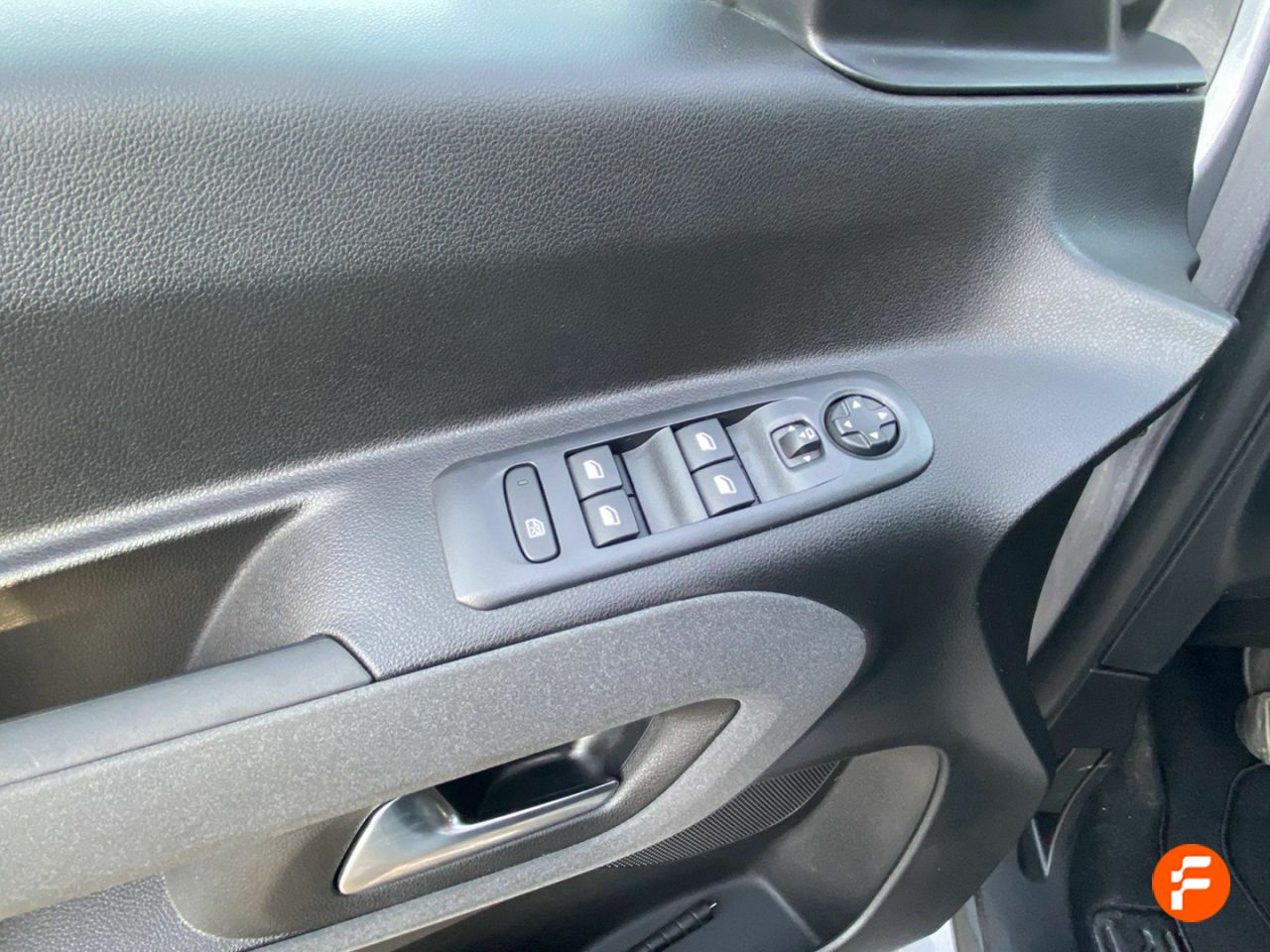 Foto Peugeot Rifter 24