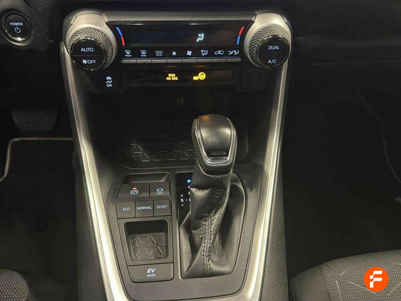 Foto Toyota Rav4 12