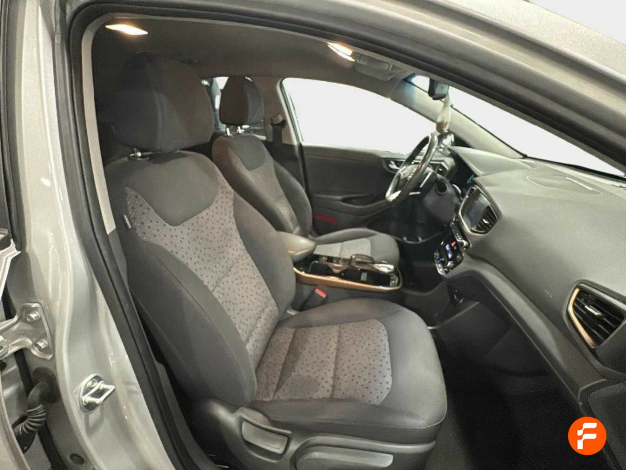 Foto Hyundai IONIQ 12