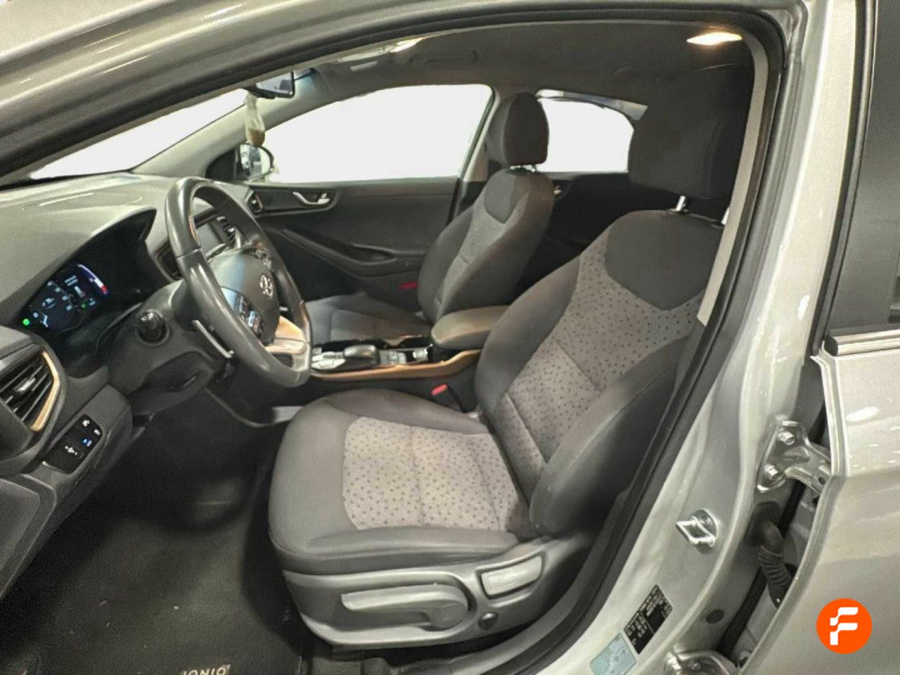 Foto Hyundai IONIQ 13