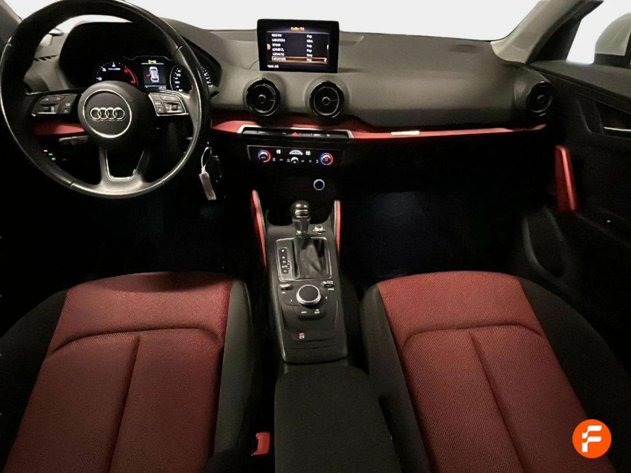 Foto Audi Q2 8