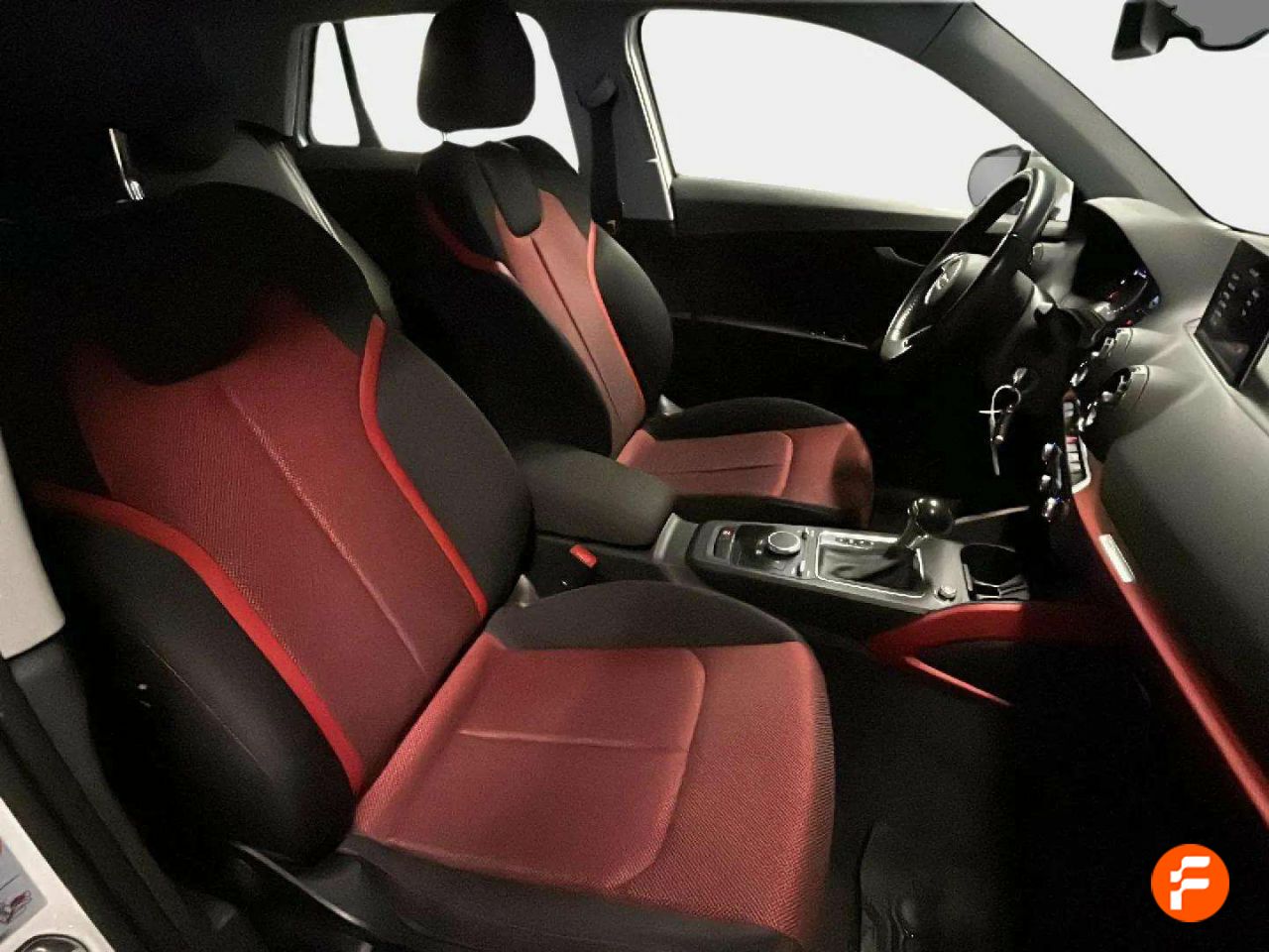 Foto Audi Q2 12