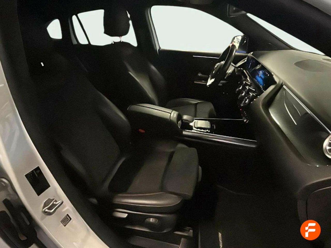 Foto Mercedes-Benz Clase GLA 12