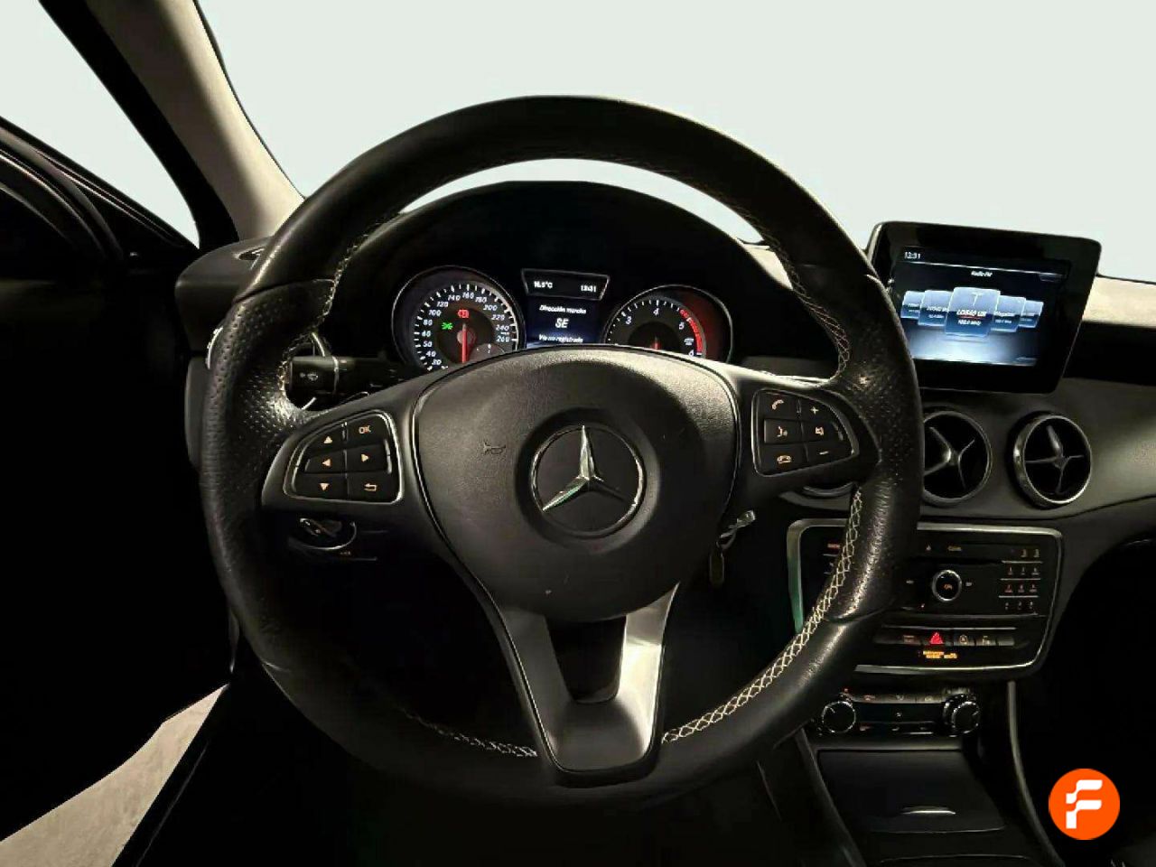 Foto Mercedes-Benz Clase GLA 10