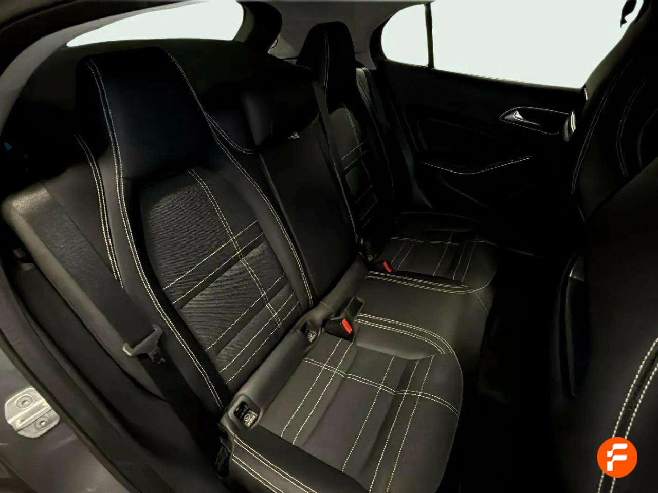 Foto Mercedes-Benz Clase GLA 13