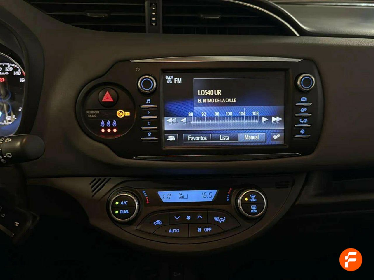 Foto Toyota Yaris 10