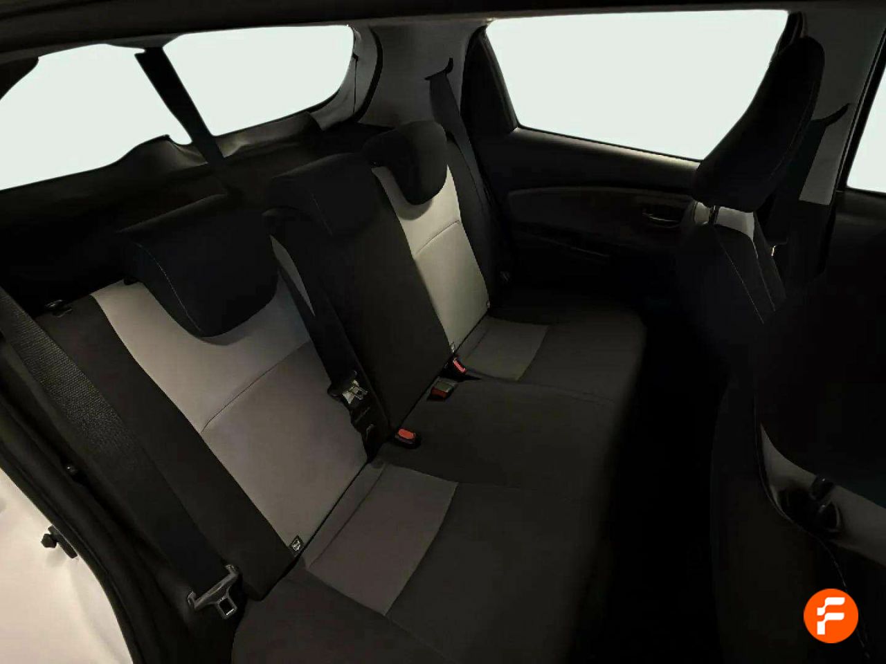 Foto Toyota Yaris 13