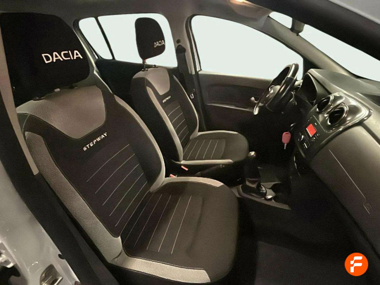 Foto Dacia Sandero 11