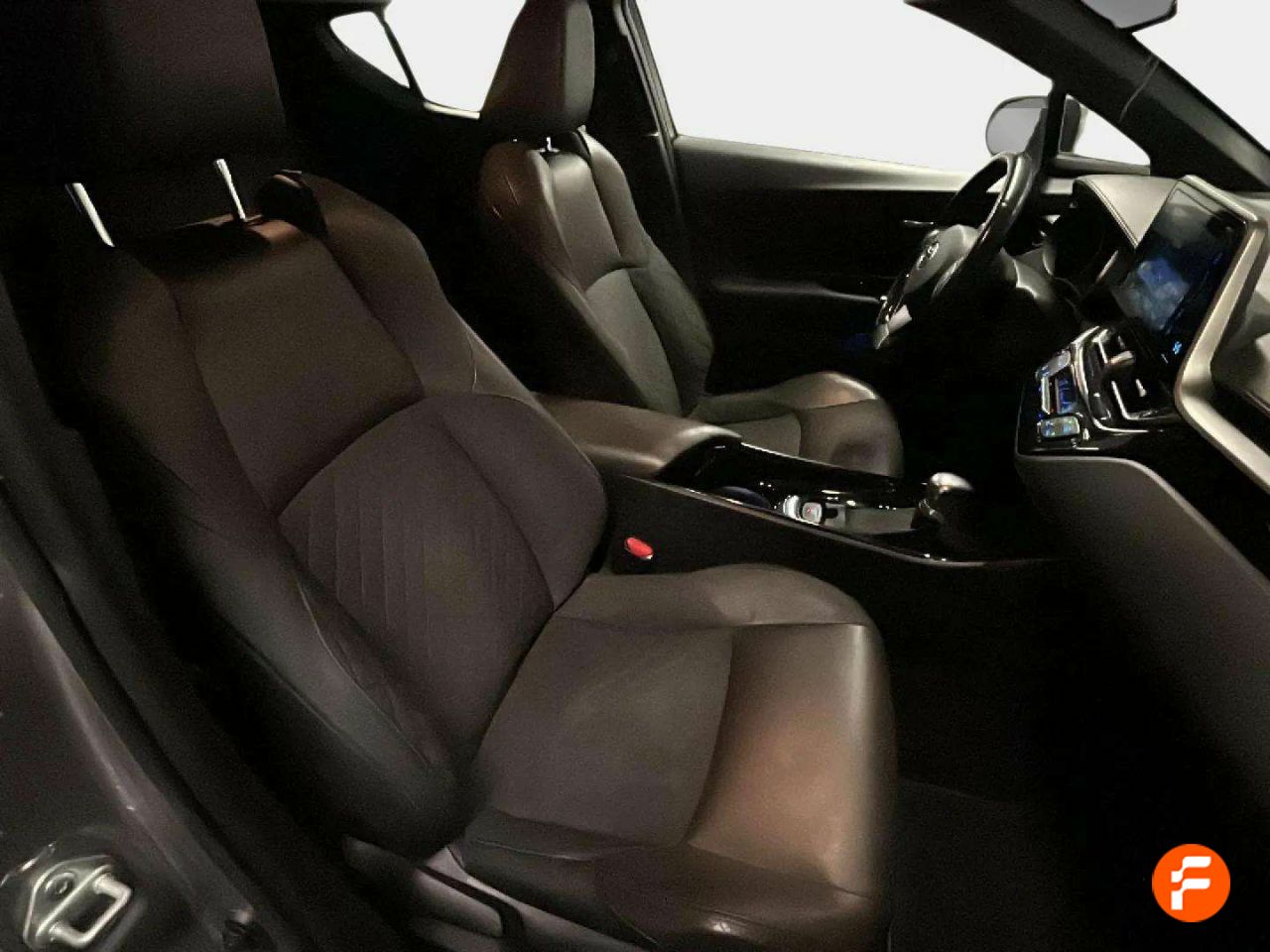 Foto Toyota C-HR 13