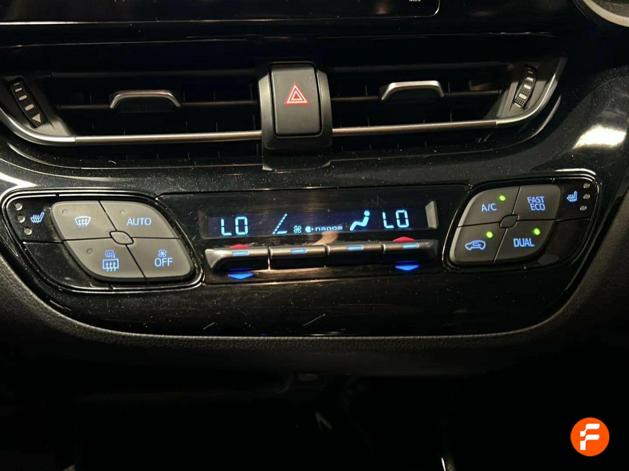 Foto Toyota C-HR 19