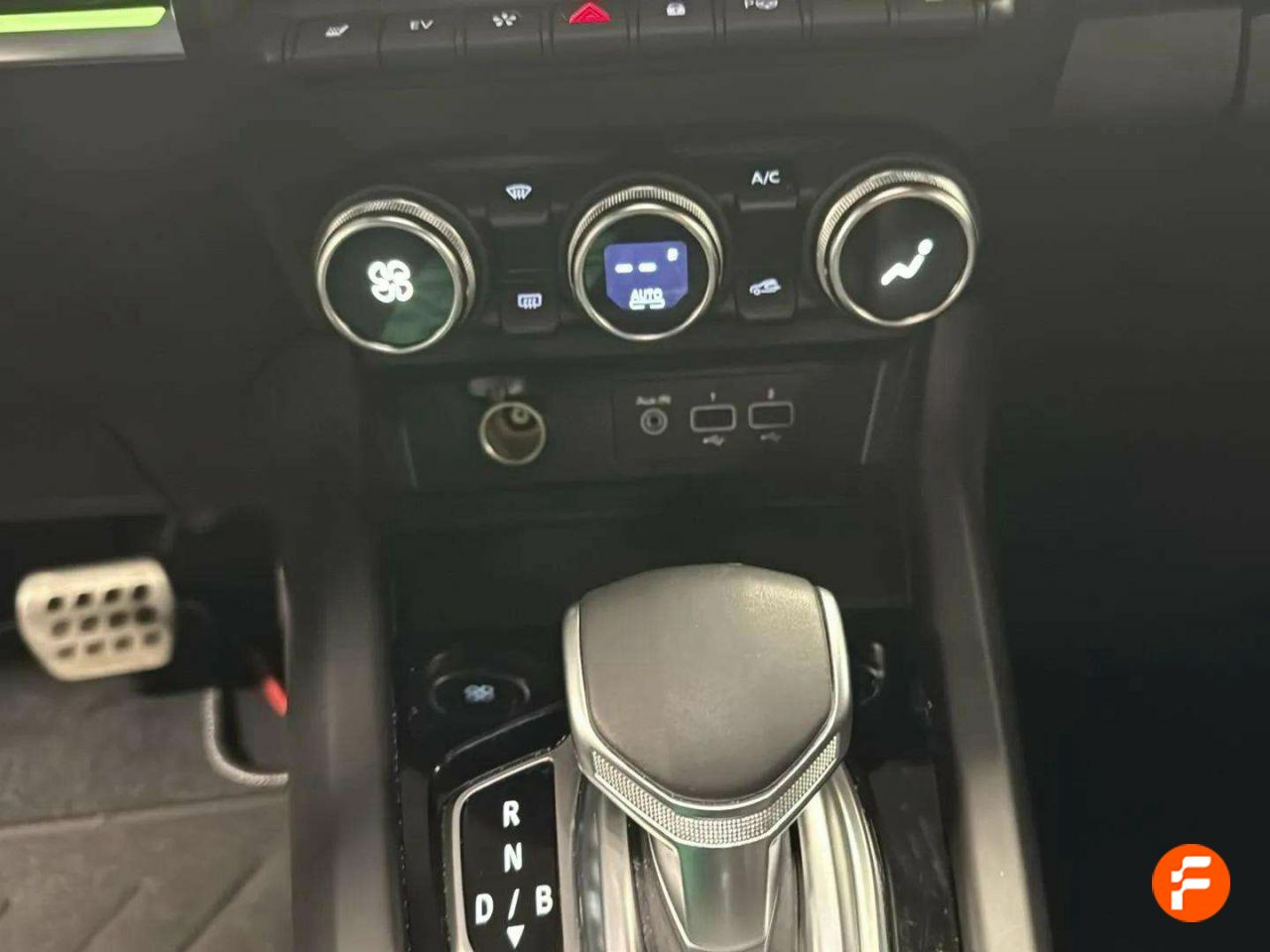 Foto Renault Arkana 10