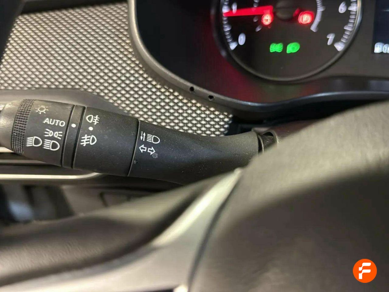 Foto Dacia Logan 16