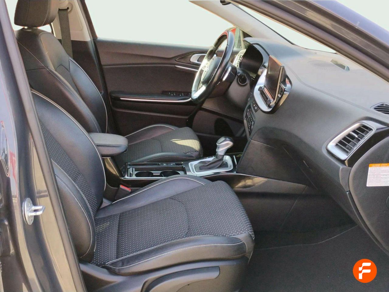 Foto Kia XCeed 21