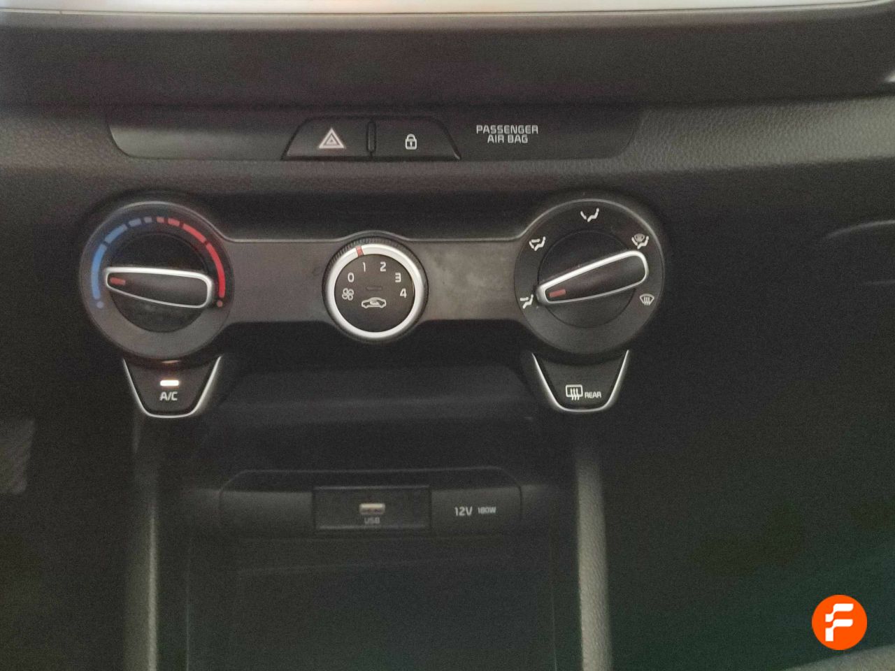 Foto Kia Stonic 21