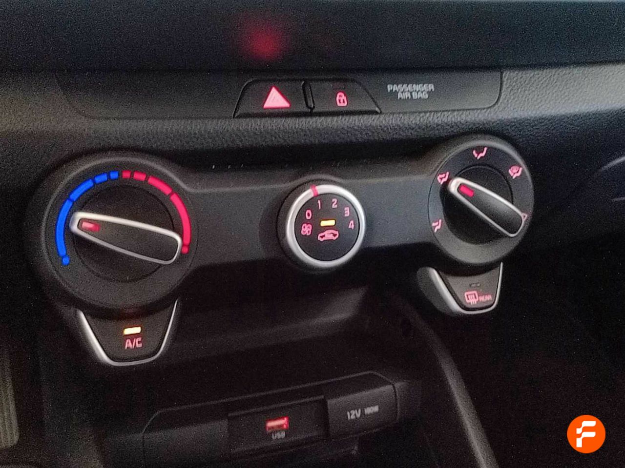 Foto Kia Stonic 19