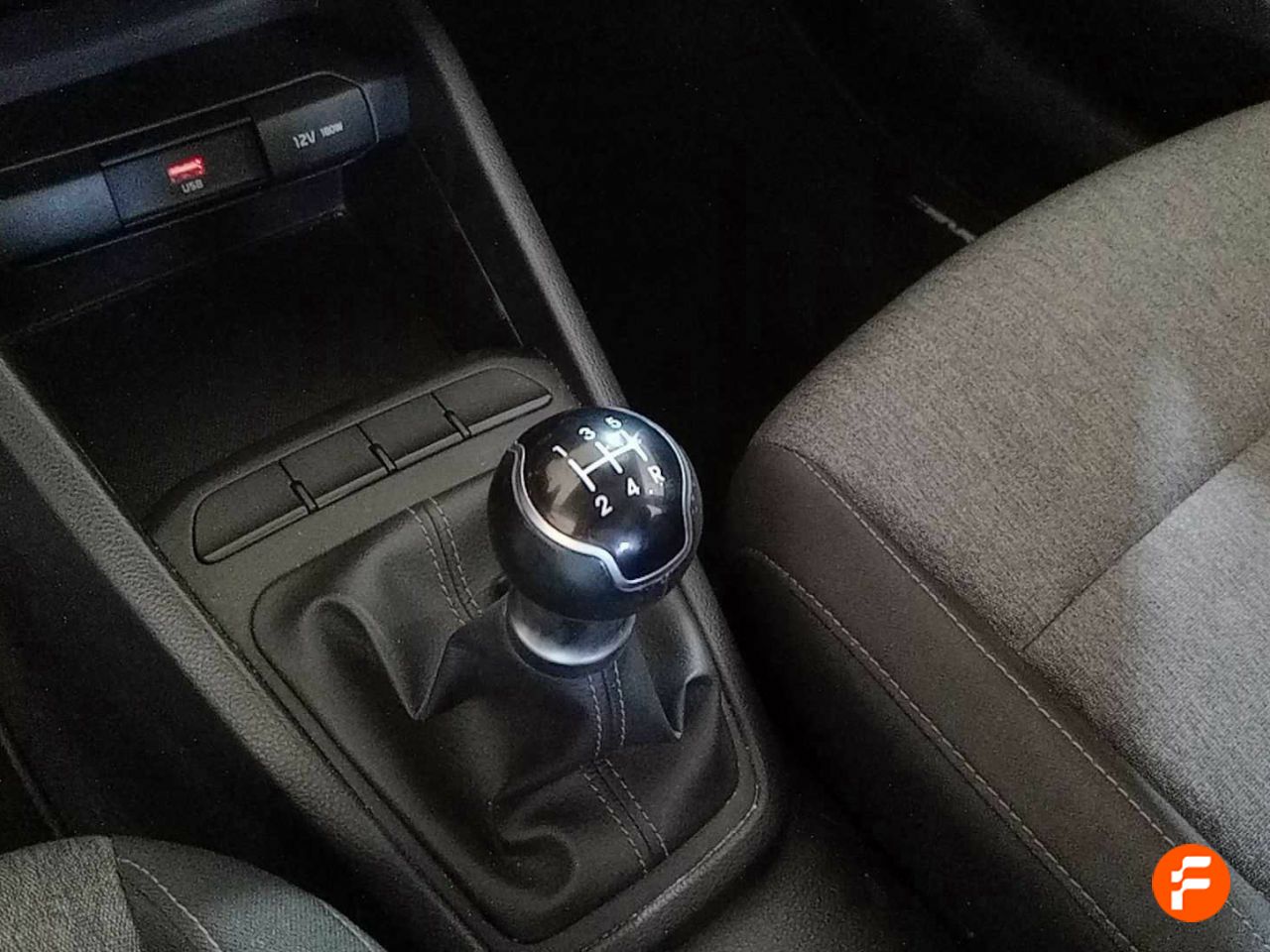 Foto Kia Stonic 20