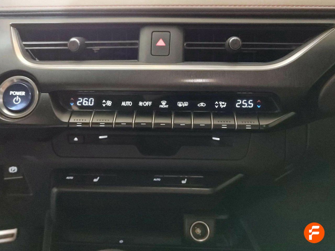 Foto Lexus UX 13