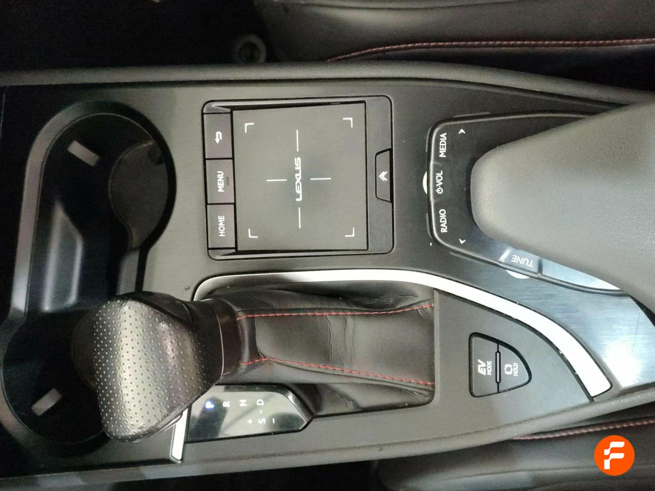 Foto Lexus UX 15