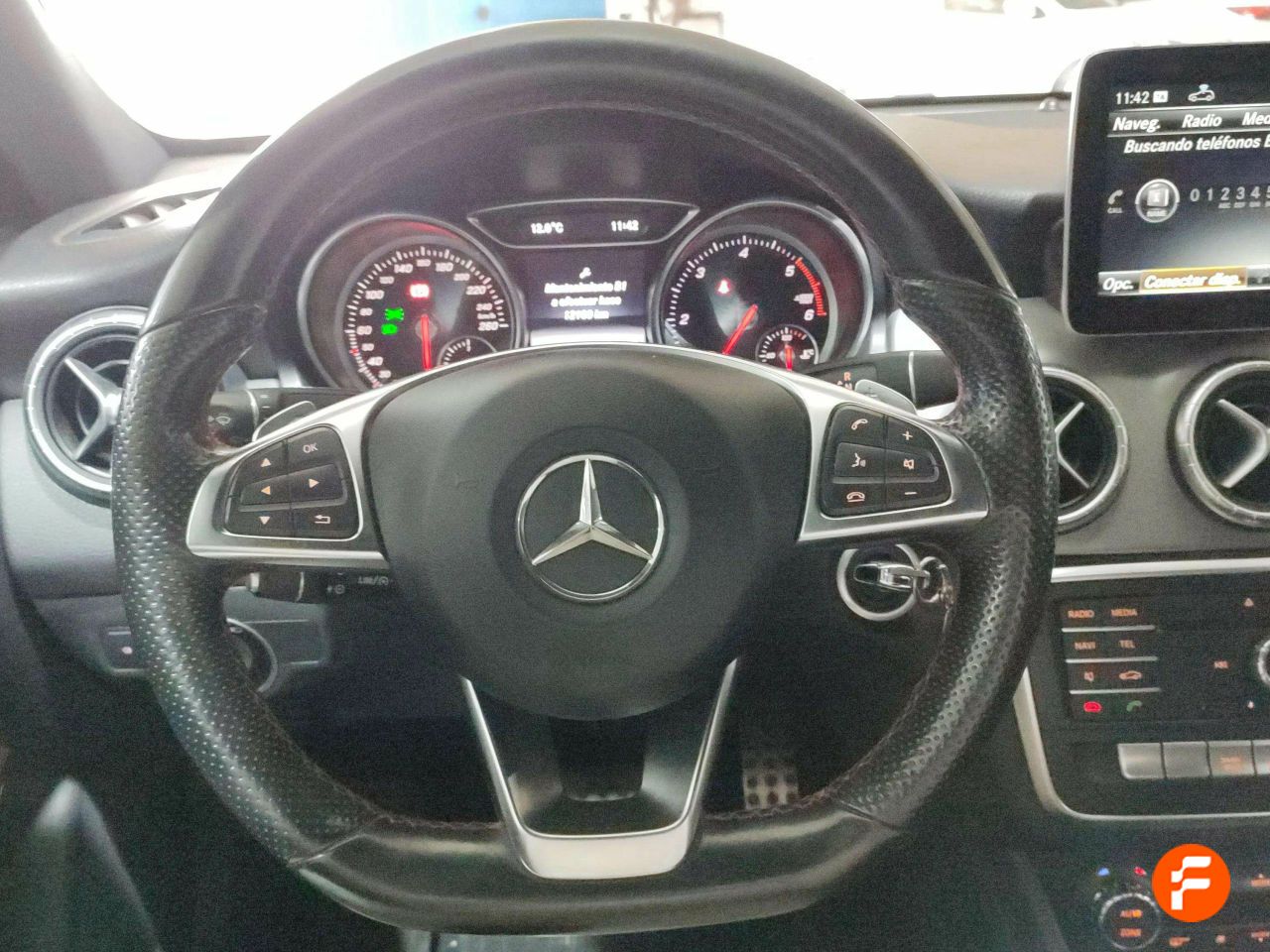 Foto Mercedes-Benz Clase CLA 14