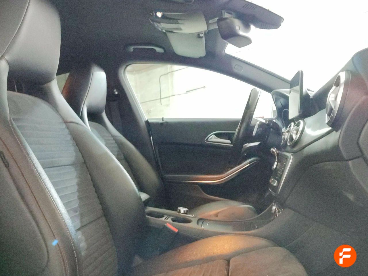 Foto Mercedes-Benz Clase CLA 21