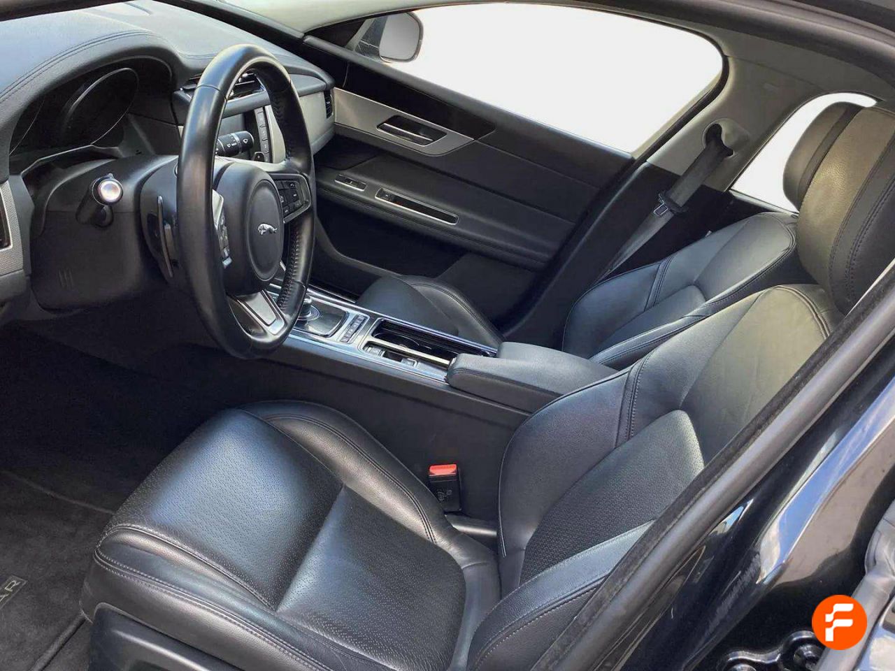 Foto Jaguar XF 18