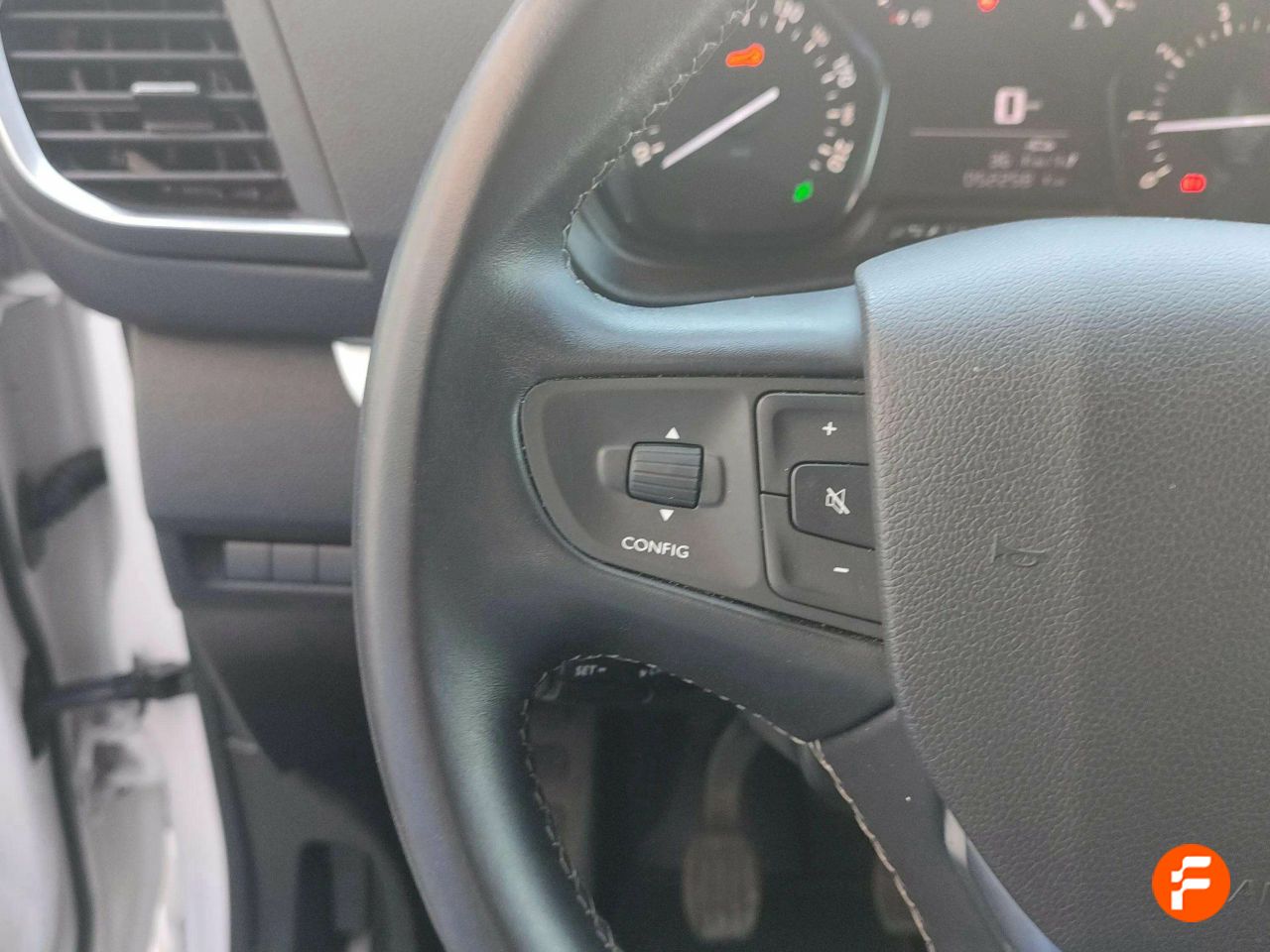 Foto Peugeot Traveller 16