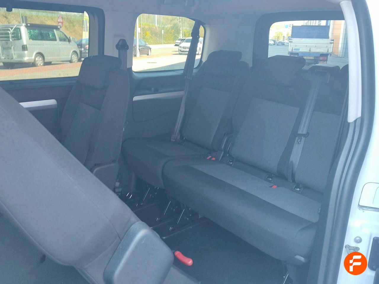 Foto Peugeot Traveller 25
