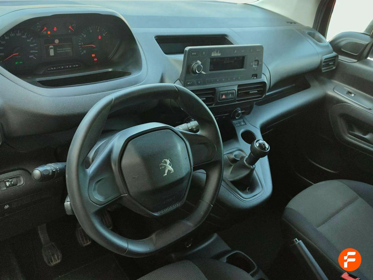 Foto Peugeot Rifter 12