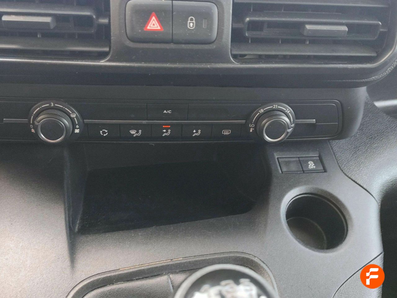 Foto Peugeot Rifter 19