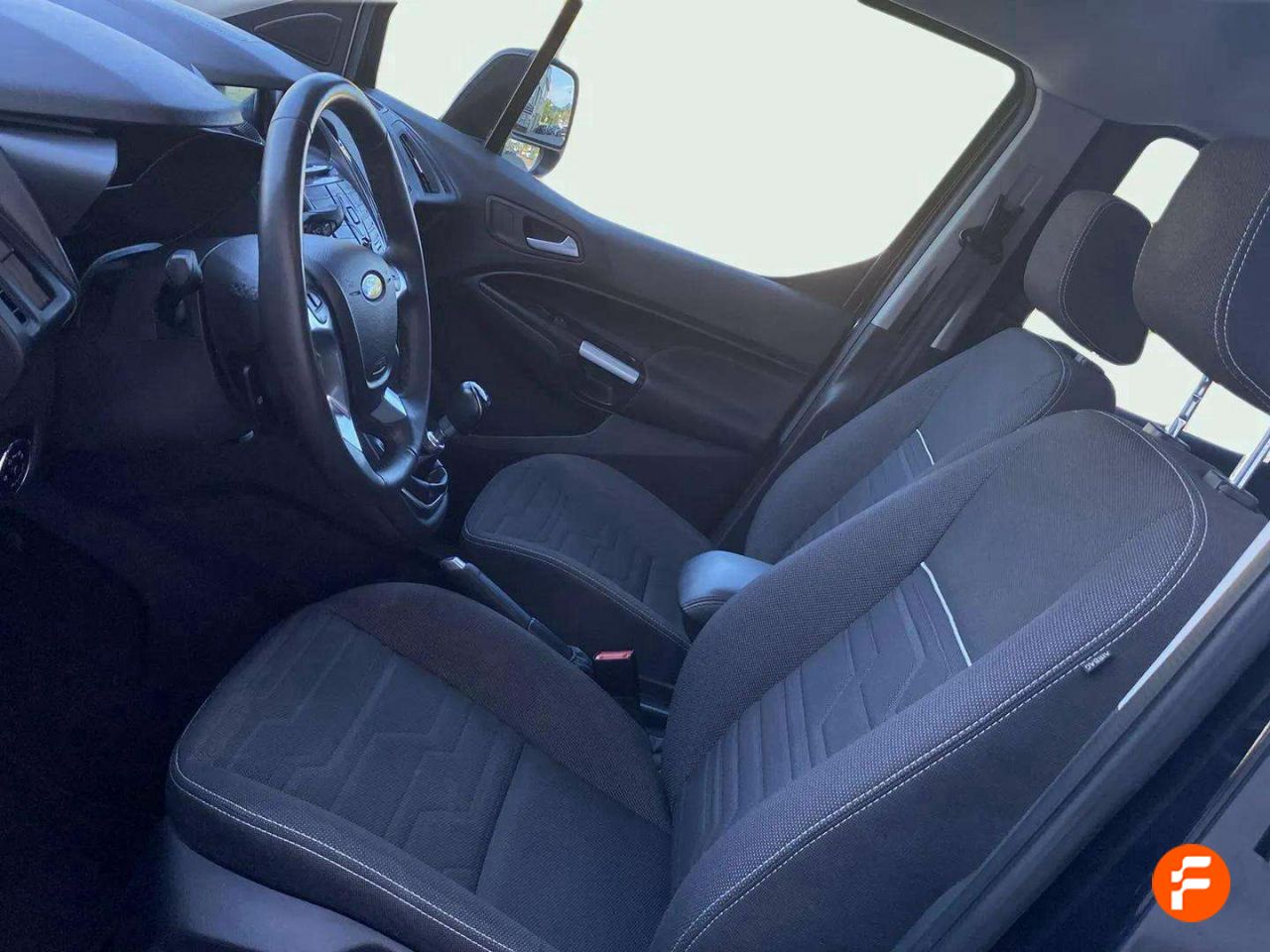 Foto Ford Tourneo Connect 16