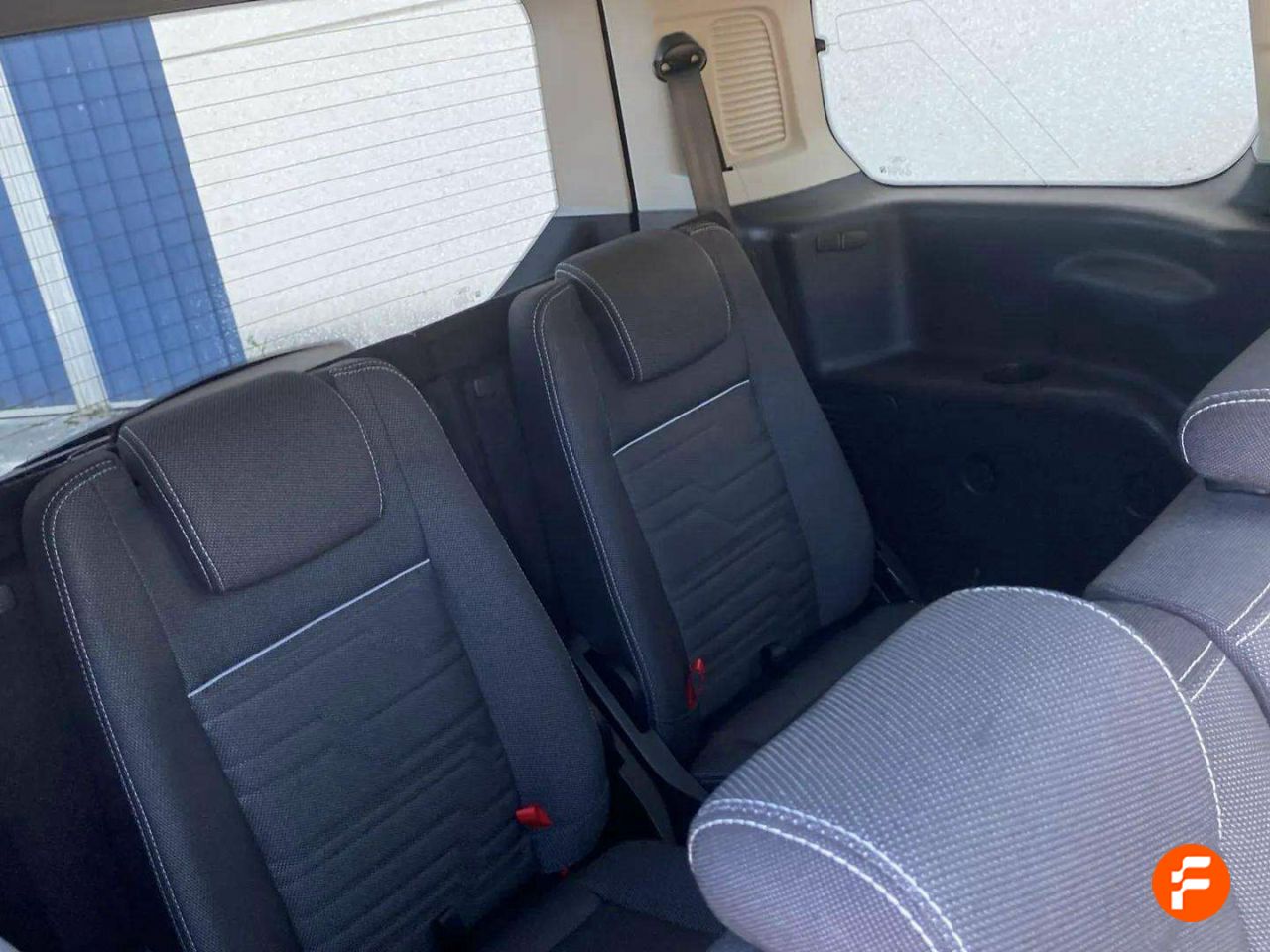Foto Ford Tourneo Connect 23