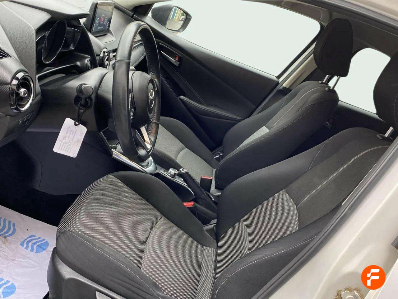 Foto Mazda Mazda2 16