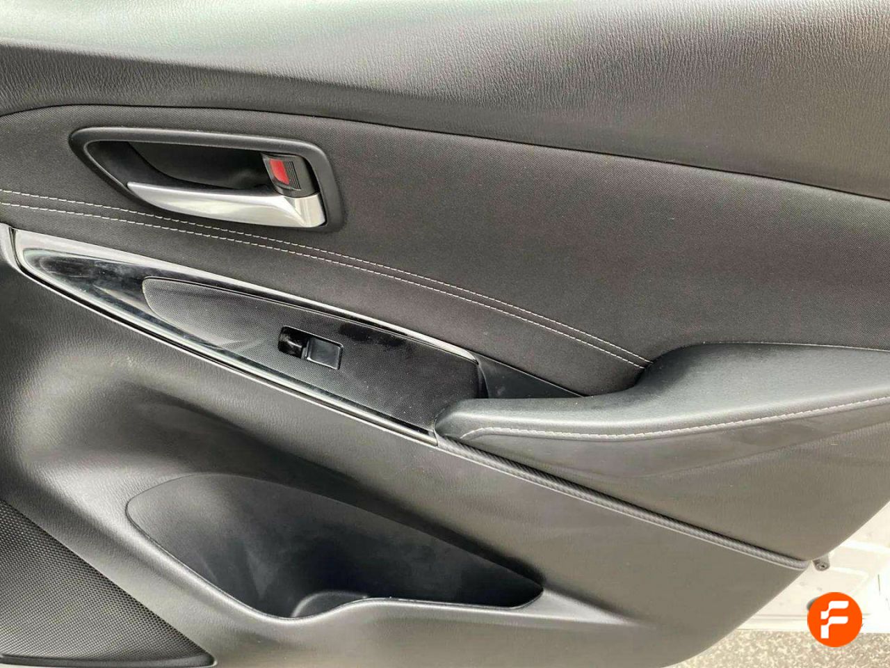 Foto Mazda Mazda2 23